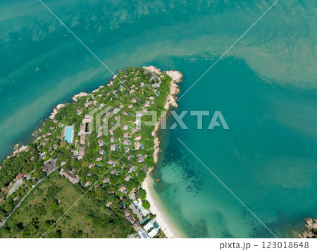 Scenic coastline featuring luxurious villas by turquoise water surrounded by tropical greenery. Bo Put. Koh Samui, Thailand. 123018648