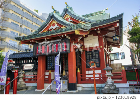 東京都台東区千束 仲之町通り 吉原神社 (九郎助稲荷神社) 拝殿 東京都台東区千束 仲之町通り 吉原神社 (九郎助稲荷神社) 拝殿 123019929