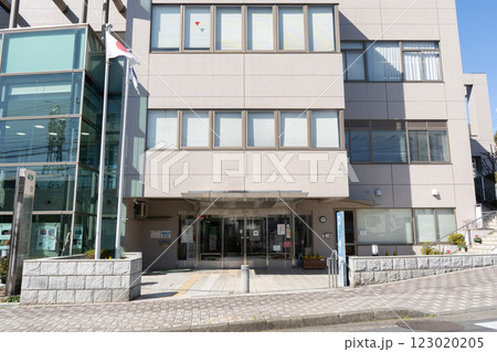 川崎市幸区日吉合同庁舎(日吉出張所/日吉分館/幸図書館日吉分館)建物正面 川崎市幸区日吉合同庁舎(日吉出張所/日吉分館/幸図書館日吉分館)建物正面 123020205