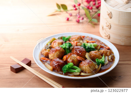 たっぷり野菜と肉団子の甘酢あんかけ 123022977