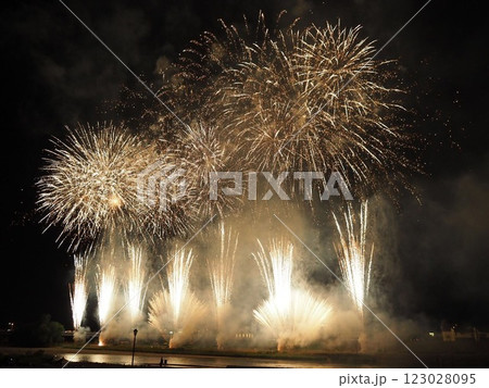 旭川夏祭り　花火大会 123028095