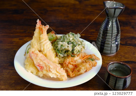 日本酒と天ぷら(1) 日本酒と天ぷら(1) 123029777