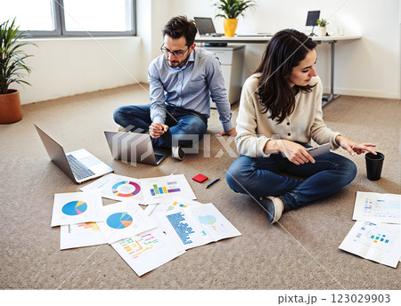 The Business Team Engaged Collaboratively in Comprehensive Data Analysis and Discussions 123029903