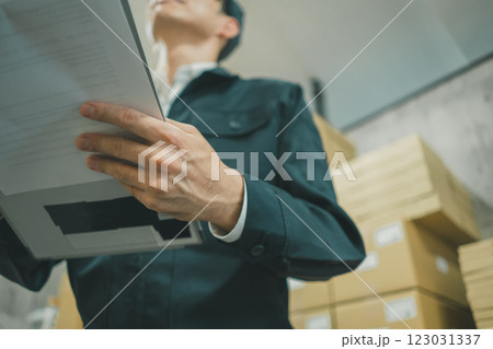 倉庫管理 123031337