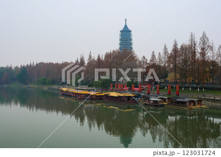 中国 南京市、秦淮河と大報恩寺 中国 南京市、秦淮河と大報恩寺 123031724