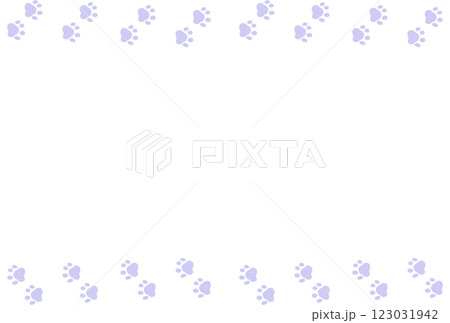 紫色の可愛い肉球のフレーム 123031942