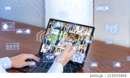 先進的なデジタルワーク環境、リモートワークのイメージ 先進的なデジタルワーク環境、リモートワークのイメージ 123033864