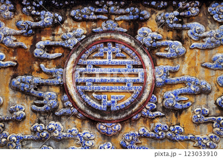 Chinese longevity symbol made of ceramic Chinese longevity symbol made of ceramic 123033910