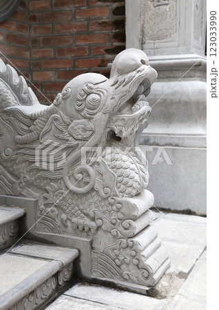 Dragon-shaped handrail in Hanoi, Vietnam Dragon-shaped handrail in Hanoi, Vietnam 123033990