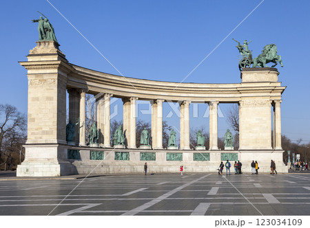 Colonnade at Heroes square, Budapest Colonnade at Heroes square, Budapest 123034109
