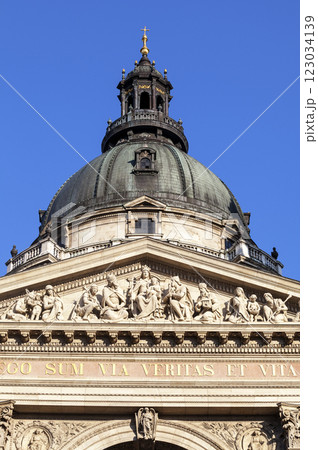 Dome of St. Stephen's Basilica in Budapest 123034139