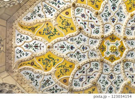 Ceiling of Museum of Applied arts in Budapest 123034154