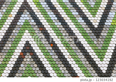 Mosaic roof tiles of St Stephen cathedral in Vienna 123034192
