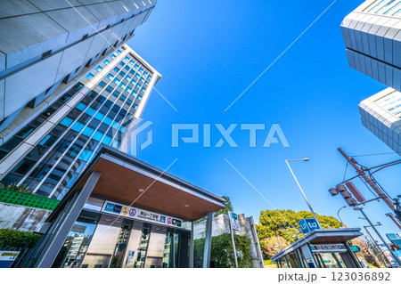 日本の東京都市景観　青山一丁目駅などを望む 123036892