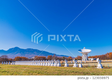【長野県】野辺山宇宙電波観測所　電波望遠鏡 123038975