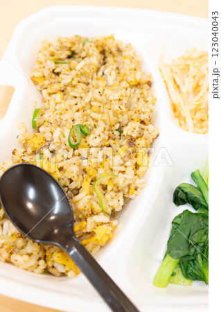 美味しい鶏挽肉と黒胡椒のチャーハン 美味しい鶏挽肉と黒胡椒のチャーハン 123040043