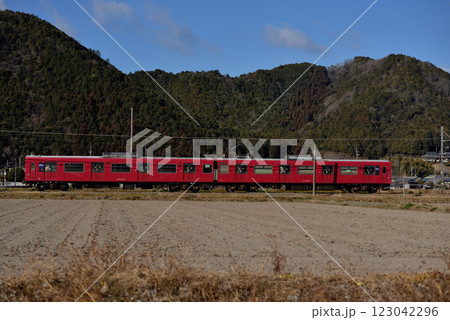 播但線を走る103系3500番台普通電車2両 播但線を走る103系3500番台普通電車2両 123042296