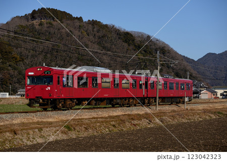 播但線を走る103系3500番台普通電車2両 播但線を走る103系3500番台普通電車2両 123042323