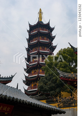 中国 南京市の寺院、鶏鳴寺 薬師塔 中国 南京市の寺院、鶏鳴寺 薬師塔 123043282