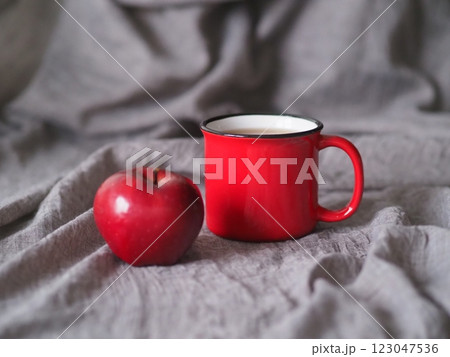 Red apple Mug 123047536