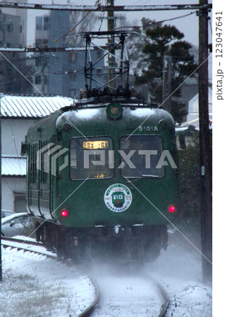 冬の熊本電鉄5000形電車 123047641