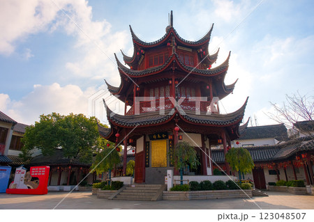 中国 上海市の水郷、七宝古鎮、氽来鐘 中国 上海市の水郷、七宝古鎮、氽来鐘 123048507