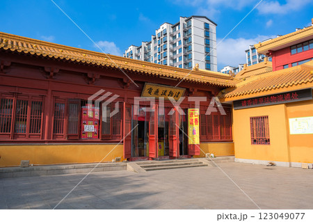 中国 上海市、七宝古鎮のお寺、七宝教寺 法物流通処 123049077