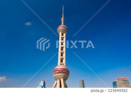 中国 上海市、東方明珠電視塔 中国 上海市、東方明珠電視塔 123049562