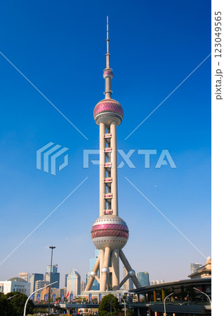 中国 上海市、東方明珠電視塔 123049565