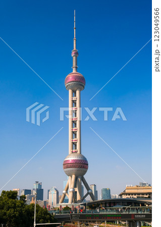 中国 上海市、東方明珠電視塔 中国 上海市、東方明珠電視塔 123049566