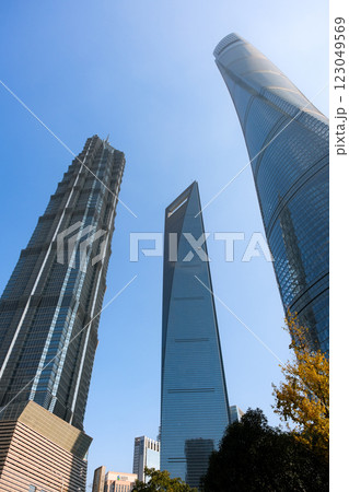 中国 上海市、浦東新区 陸家嘴の超高層ビル群 中国 上海市、浦東新区 陸家嘴の超高層ビル群 123049569