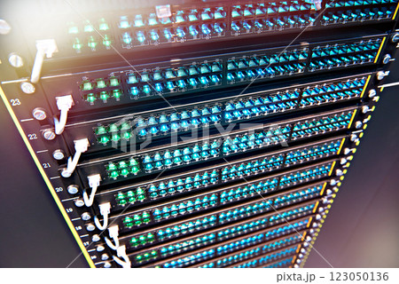 Telephone hybrid peer-to-peer exchanges 123050136