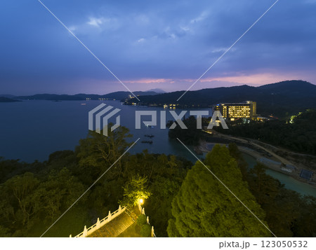 台湾・日月潭の夕暮れ / Sun Moon Lake, Taiwan 123050532