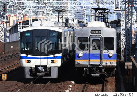 【泉北高速鉄道・南海】7000系と6200系（高野線：萩ノ茶屋駅） 123055404