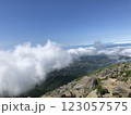 山頂から見る雲海 123057575