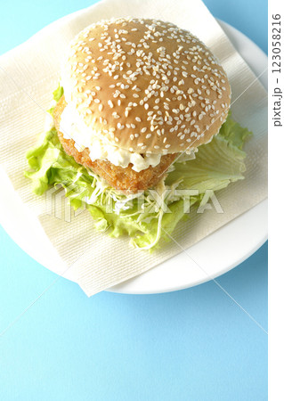 タルタルフィッシュバーガー 123058216