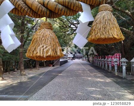 冬の尾張多賀神社　パワースポット 123058829