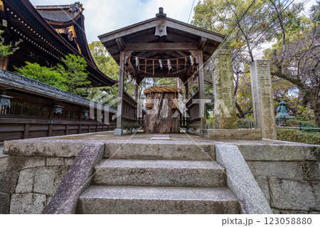 藤森神社 旗塚といちいの木 京都府京都市伏見区 藤森神社 旗塚といちいの木 京都府京都市伏見区 123058880