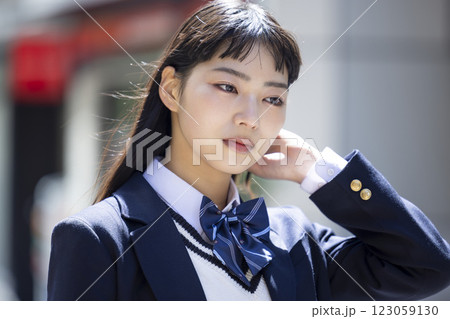 女子高校生のポートレート　 123059130