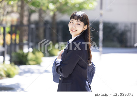 女子高生のポートレート 123059373
