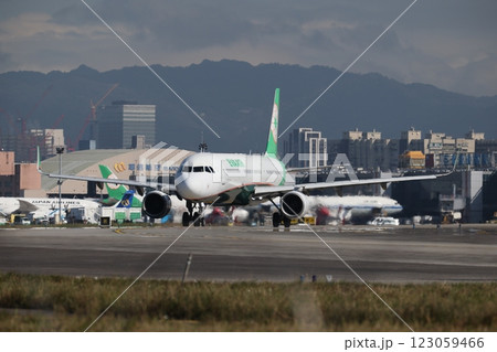 飛行機 航空機 ひこうき 123059466