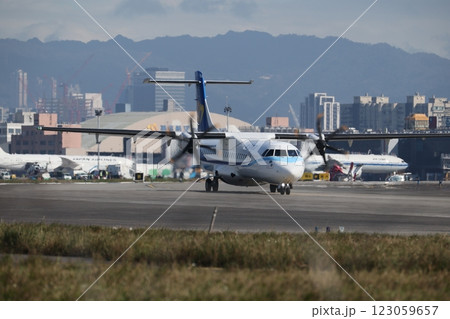飛行機 航空機 ひこうき 123059657