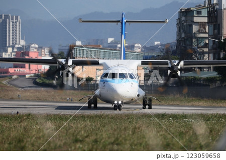 飛行機 航空機 ひこうき 123059658