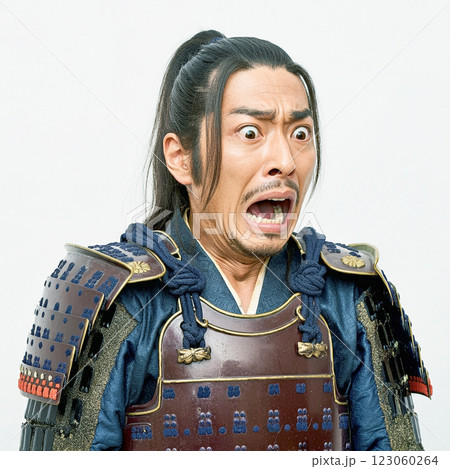 動揺する侍 123060264