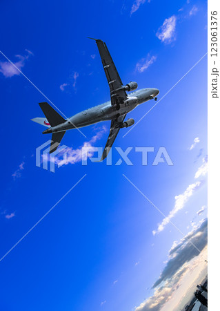 仙台国際空港に着陸する飛行機 仙台国際空港に着陸する飛行機 123061376