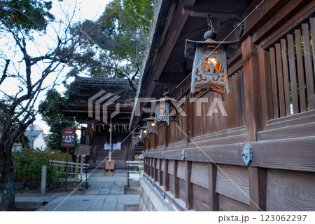 藤森神社 本殿 吊灯籠 京都府京都市伏見区 藤森神社 本殿 吊灯籠 京都府京都市伏見区 123062297
