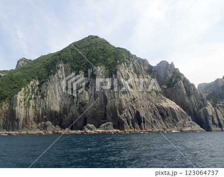 五島列島　男女群島の柱状節理 123064737