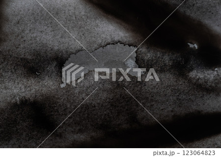 滲む黒いインク 123064823