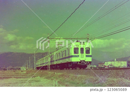 小田急、2400形による新松田-小田原間の各停、2466他、栢山-富水、1978年1月4日 小田急、2400形による新松田-小田原間の各停、2466他、栢山-富水、1978年1月4日 123065089