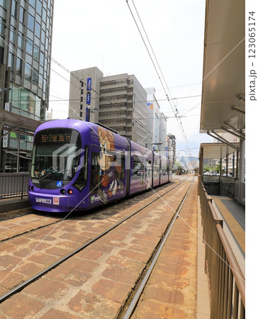 サンフレッチェラッピング電車 123065174
